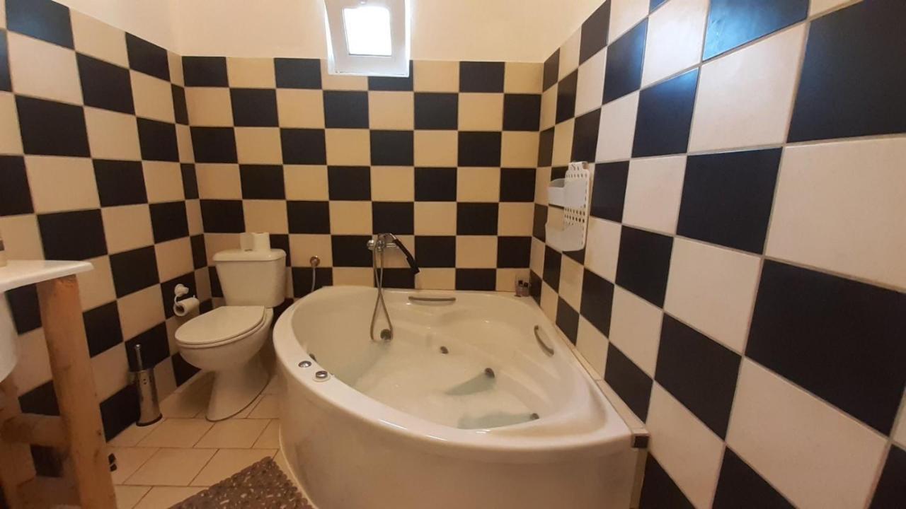 White Manolia Cottage Kato Korakiana Екстер'єр фото